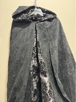 Underwraps Gothic Hooded Cape Black Velvet Damask Vampire Halloween Costume OS