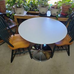 Round Metal Pedestal Dining Set