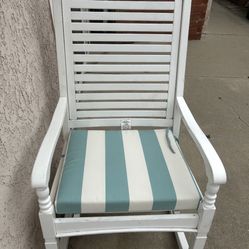 Front Gate Rocking Chair 
