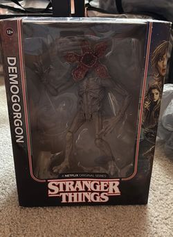 Stranger Things Demogorgon Deluxe Action Figure 10in. Netflix McFarlane Toys