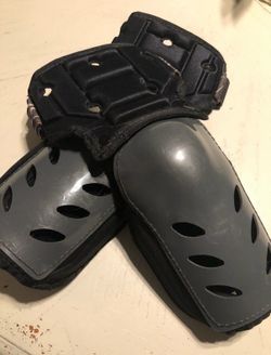 Knee pads