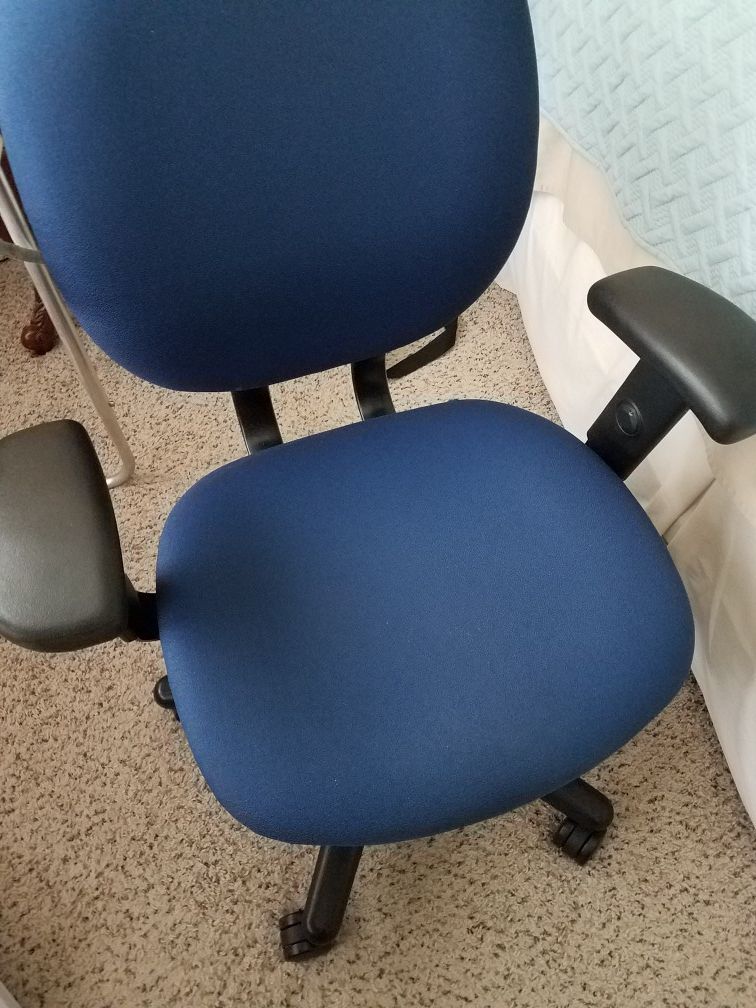 Office Chair ...Very Good Condition. $10