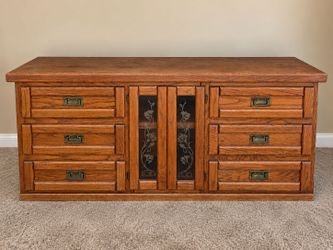 Gorgeous Solid Wood Oak Bedroom Set – Dresser, Chest & Storage Cabinet