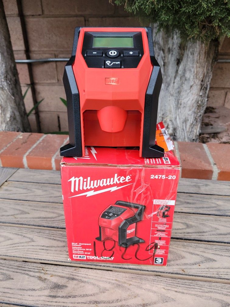 Milwaukee M12 Inflator