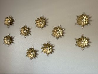 9 Decorative Metal Wall Flowers