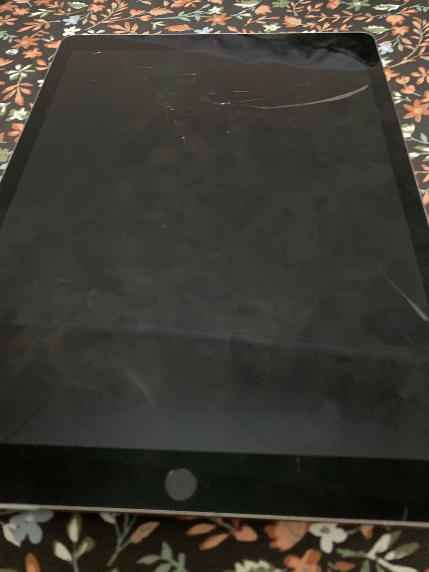 IPad Pro Generation 1 Glass Broken