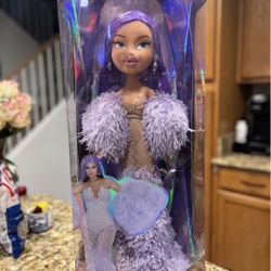 NEW Bratz x Kylie Jenner 24-Inch Large-Scale Fashion Doll with Gown 2 Feet Tall