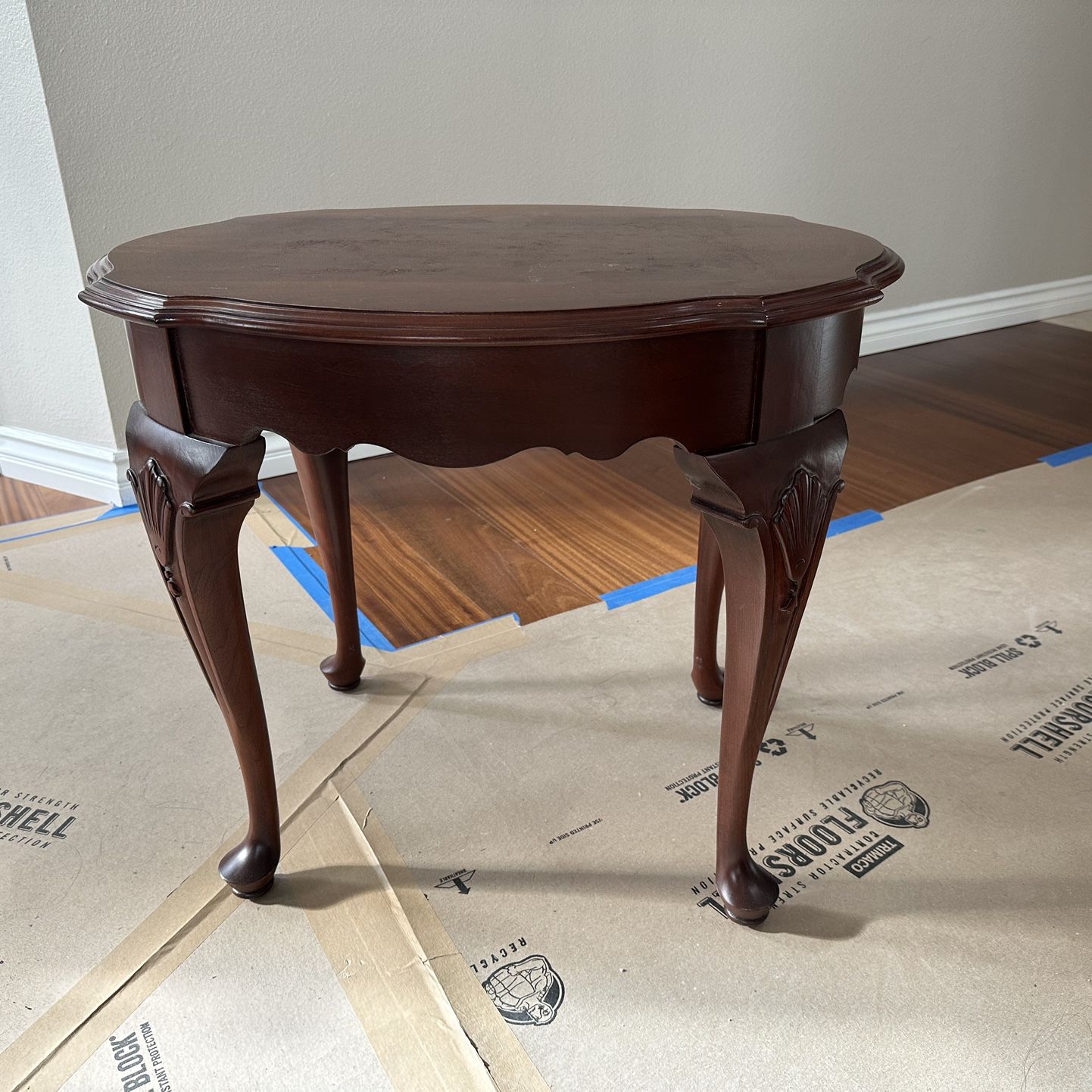 Ethan Allen Georgian Court Oval Accent / End Table