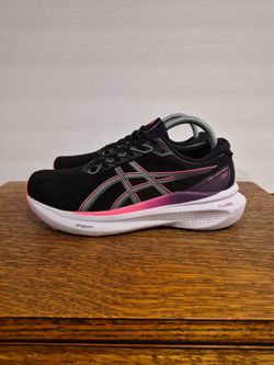 ASICS Gel-Kayano 30 Athletic Running Shoes 
Women's Size US 8.5