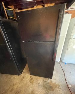 Top Freezer Refrigerator Good Conditions 3 Months Warranty 