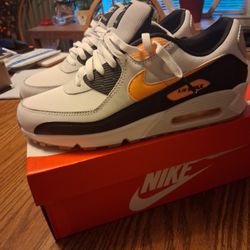 NIKE AIR MAX 90 LASER ORANGE/PHOTON DUST SIZE 10.5 BRAND NEW IN ORIGINAL BOX 