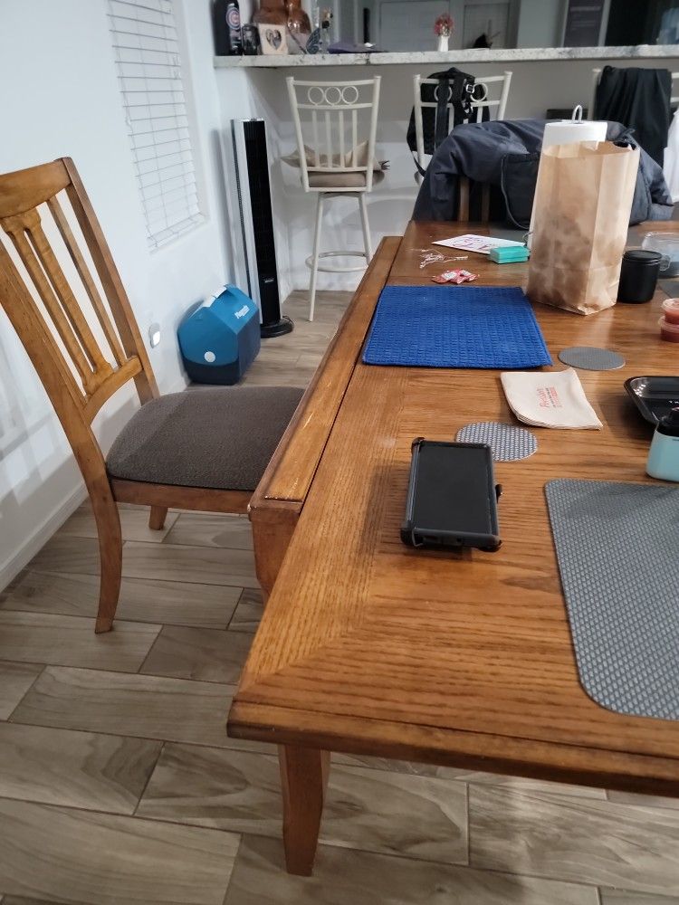 Ashley Furnature 6ft Large Dining Table With 4 Chairs. Had Removable Flip Style Leaf.