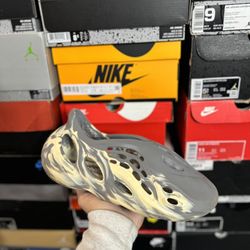 Adidas Yeezy MXT Moon Gray Foam Runner  size 10 USED But Clean