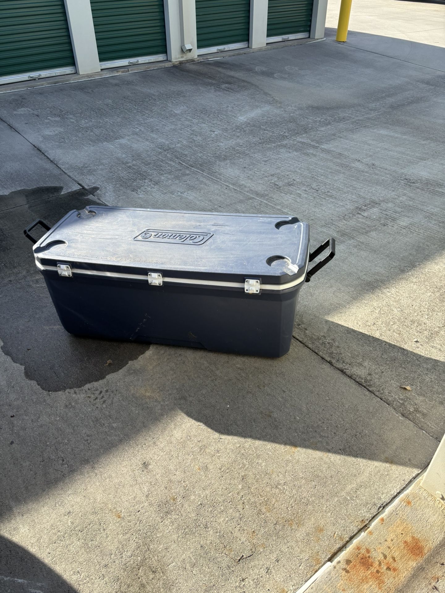 Large Coleman cooler