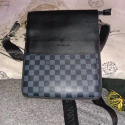 Louis Vuitton Crossbody Bag 