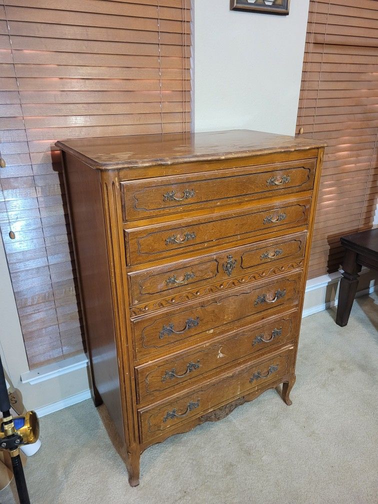 Dresser