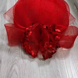 77450: Red dressing hat LIKE NEW