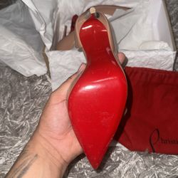 RED BOOTOM HEELS ( CL ) 