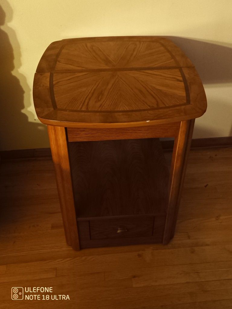 2 End Tables