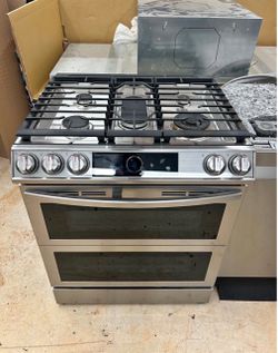 Samsung SmartThings 5-burner Flex Duo gas range