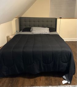 Full Bed Frame & Mattress – Like New
