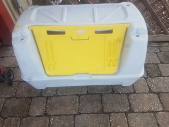 Toy chest