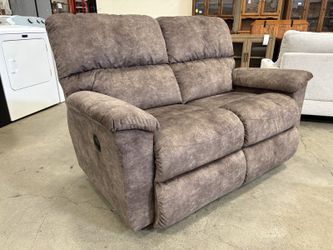 NEW! LA-Z-BOY Pebbled Brown Manually Reclining Loveseat with Pillow-Top Arms