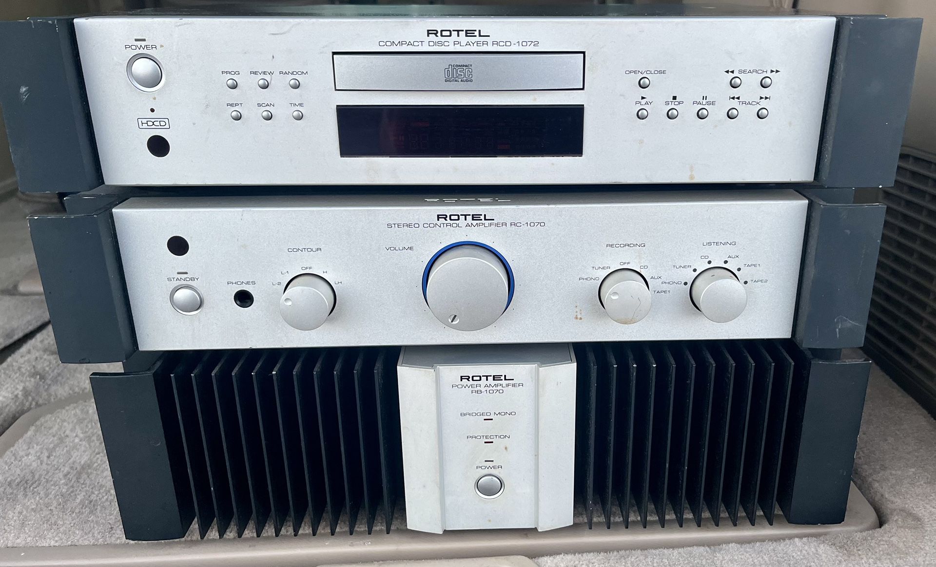 Rotel RB-1070 power amplifier Silver Set CD & Stereo