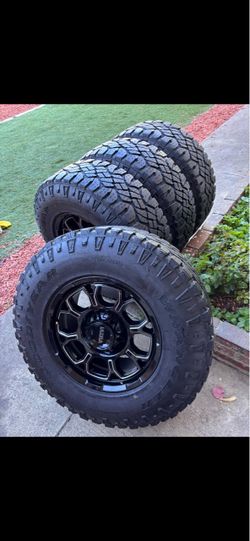 Chevy Silverado 1500 rims and tires