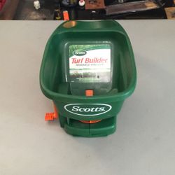 SCOTTS Turf Builder Handheld Spreader