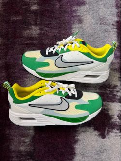 Size 11 - Nike Air Max Solo Oregon Ducks