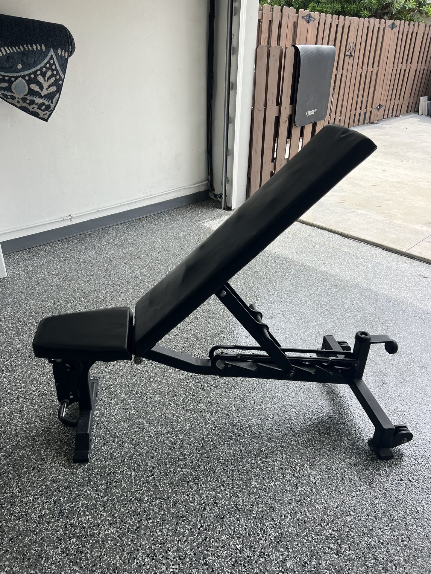 Weight bench. Sorinex
