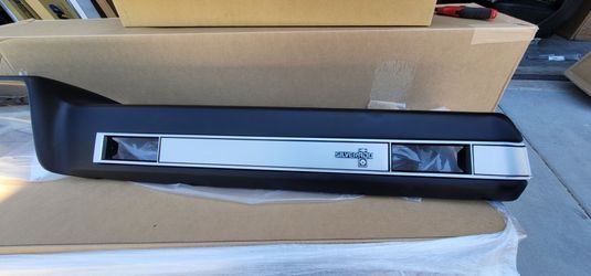 1981-87 C10 Dash pad Molding and emblem