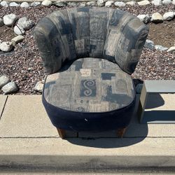 Free Chair 