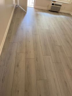 12 MM. Waterproof laminate floor