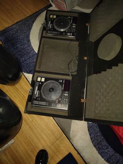 Dj equipment