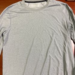 Under Armor Men’s Large Long Sleeve 