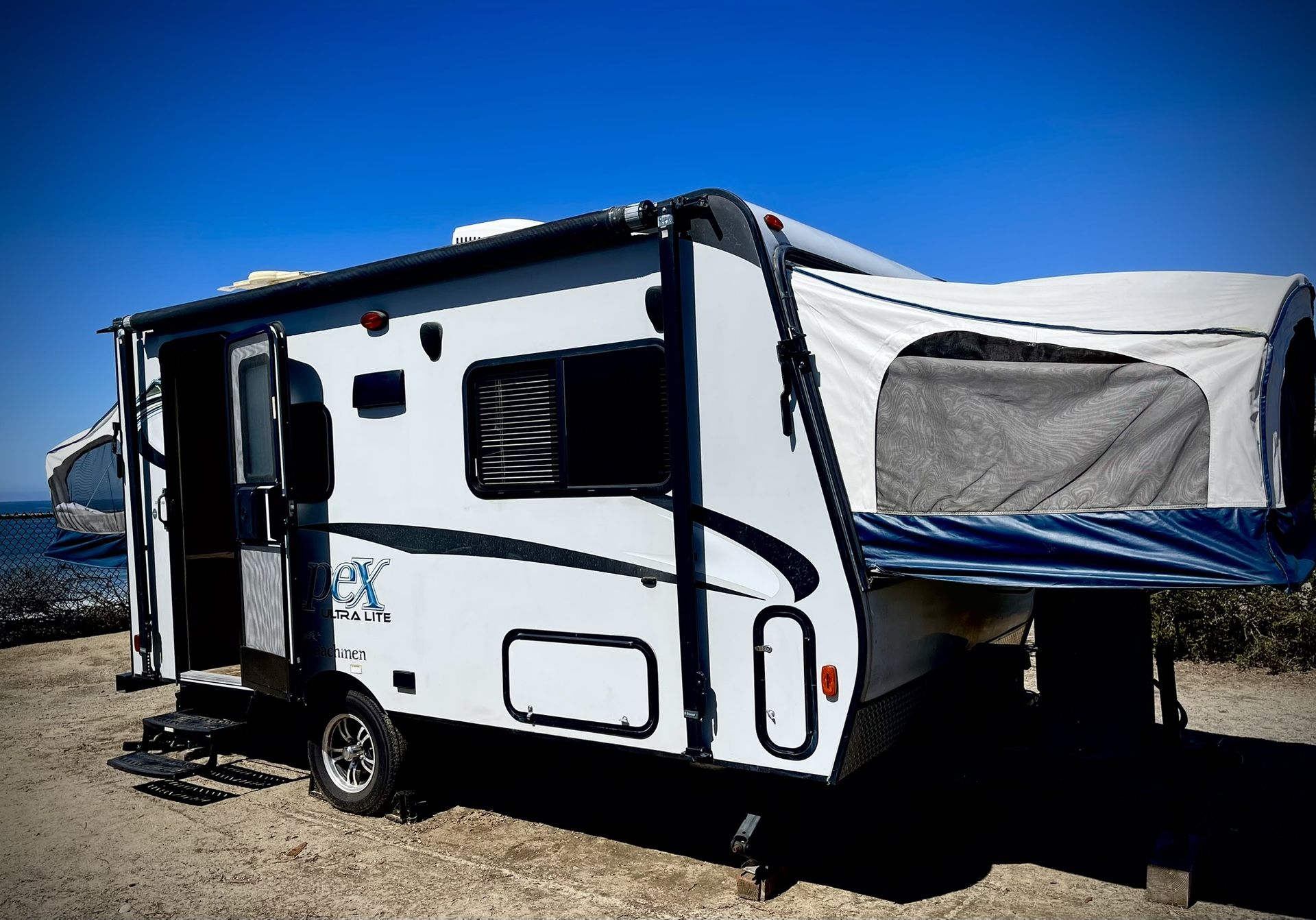 2016 Coachman Apex ultra-Lite
