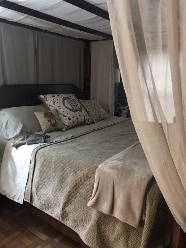 Robb And Stucky King Size Canopy Bed Furniture In Marco Island Fl Robb And Stucky King Size Canopy Bed Furniture In Marco Island Fl Offerup
