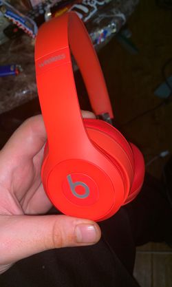 Beats solo 3 red edition