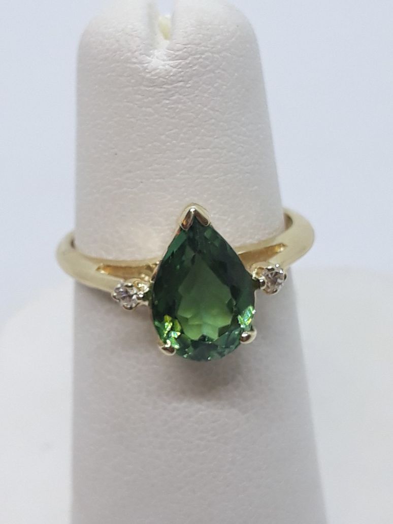 14k yellow gold green quartz and diamond ring 2.6 grams size 5