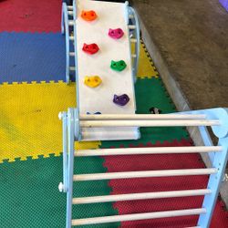 Three-Piece Pickler Triangle Climbing Set