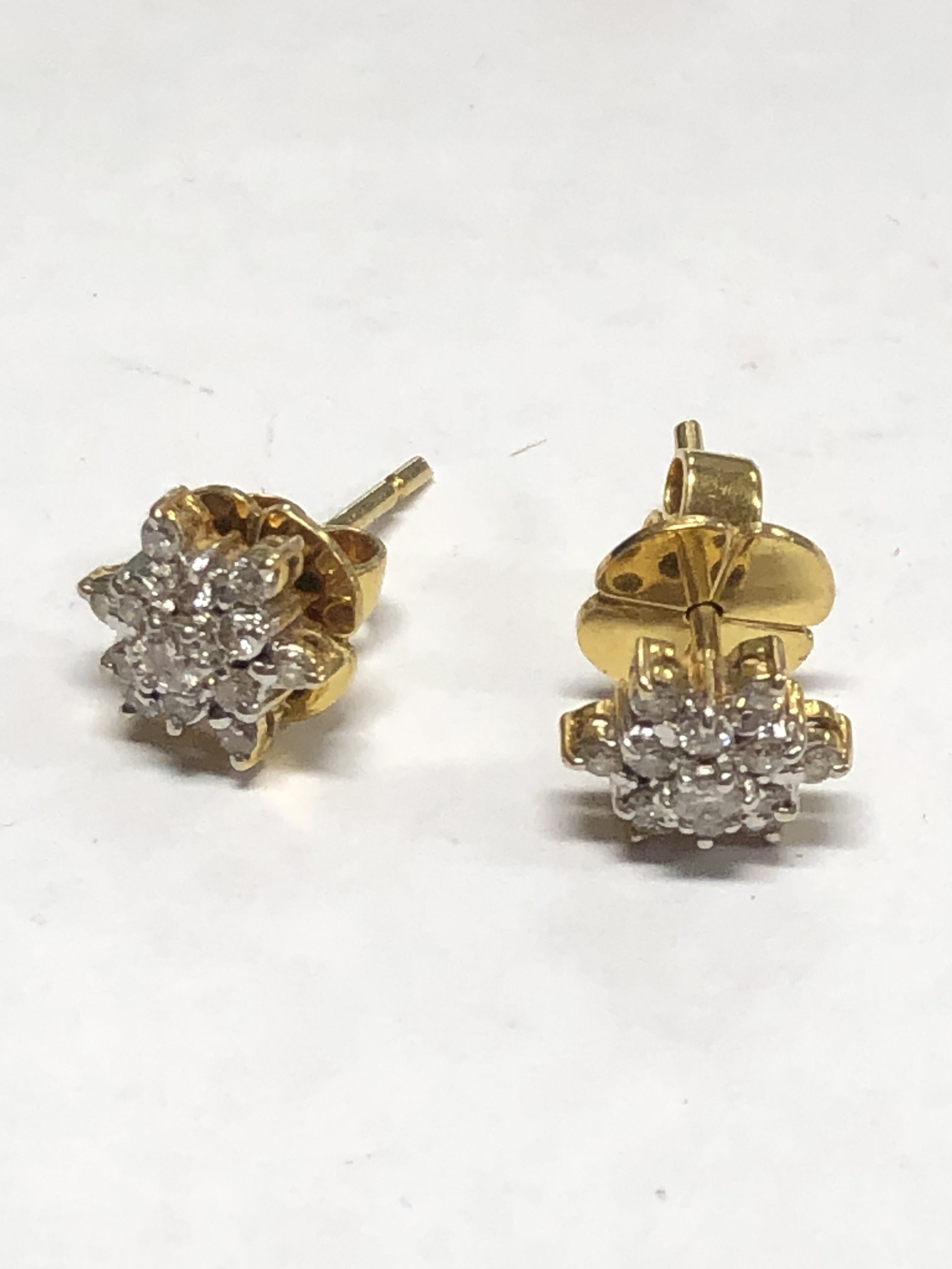18k Gold Diamond Flower Earrings 4.6 Grams