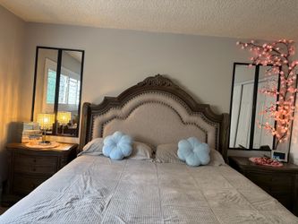 King Beg With Matress and Cabinets