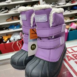 New Snow Boots Size 11