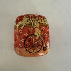 Gwyn Wahlamn Trinket Box, Vintage