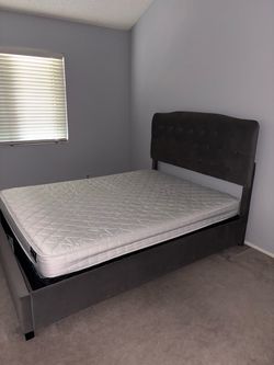 Queen bed set with mattress