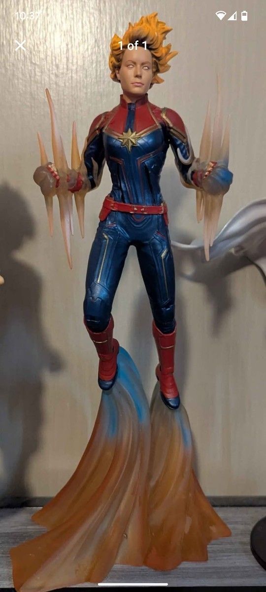 Captain Marvel Statue From Diamond Select