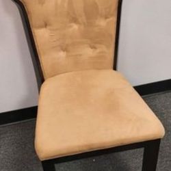 Cushioned Chair 