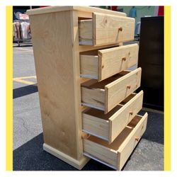 Dresser/ Five drawers dresser
